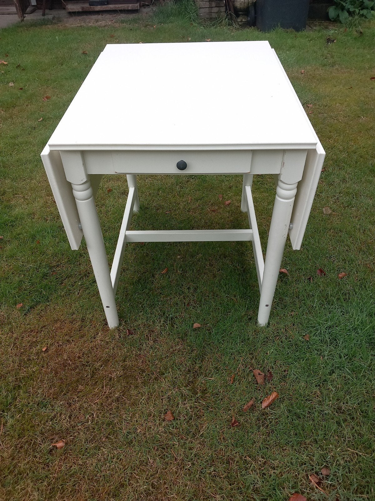 Witte inklapbare tafel - ideaal voor kleine ruimtes, Huis en Inrichting, Tafels | Eettafels, Ophalen, Gebruikt, 100 tot 150 cm