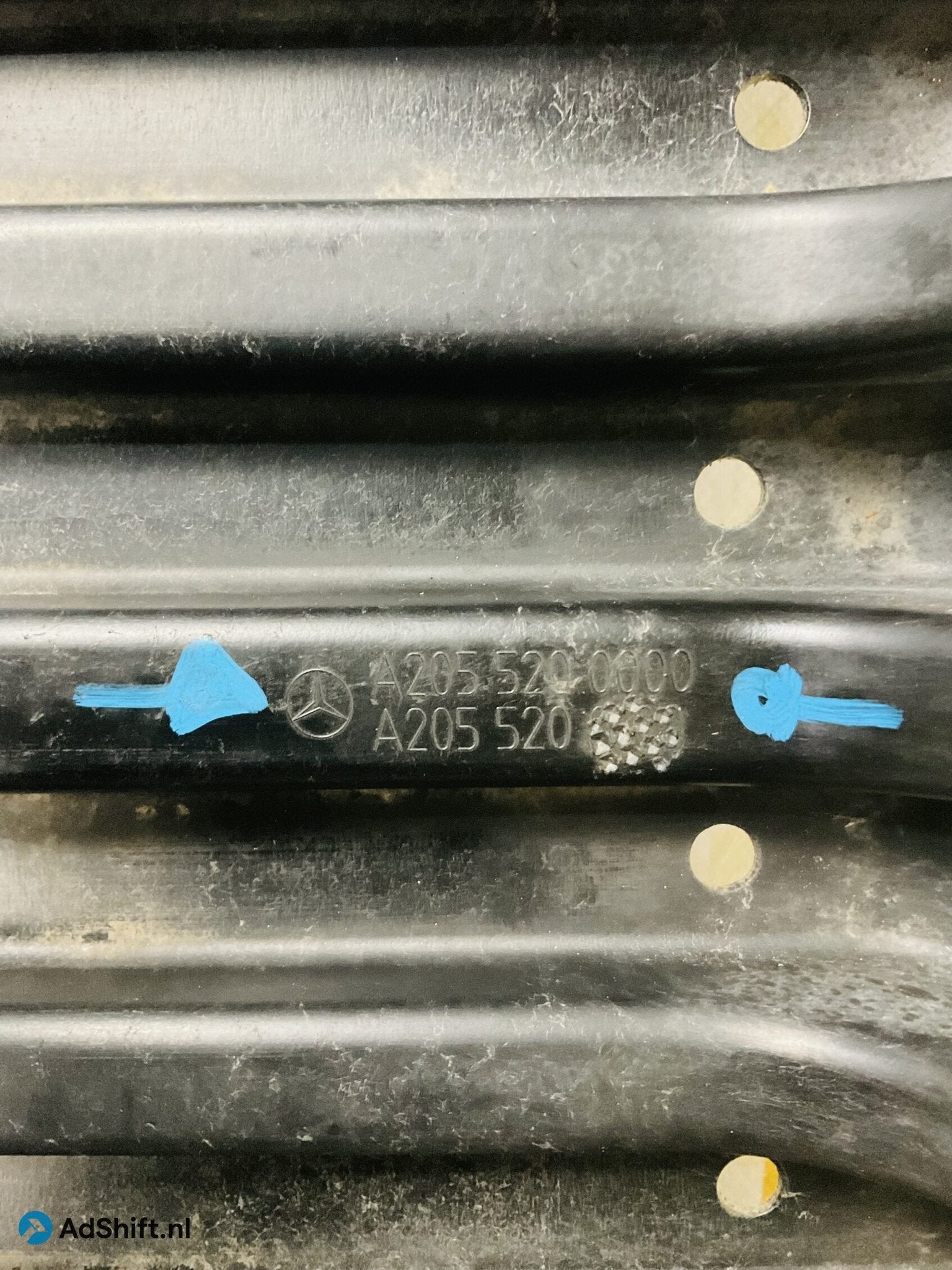 Bumper lip Mercedes C Klasse W205 A2055200000 Onderplaat 2-L