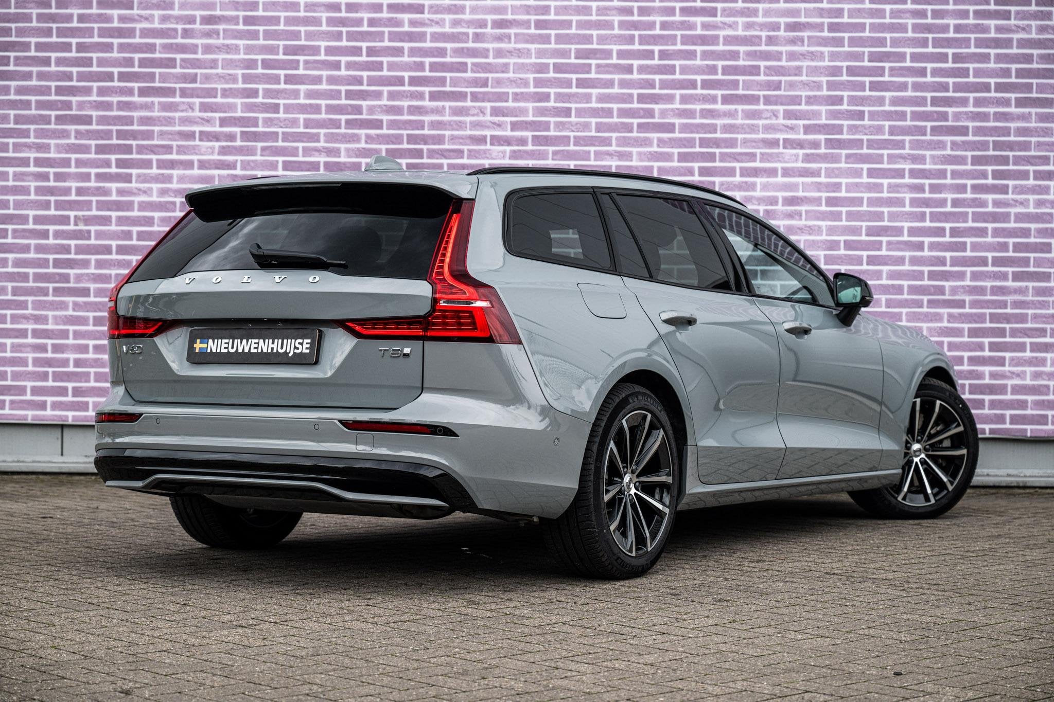 Volvo V60 2.0 T8 Plug-in hybrid AWD Plus Dark 455 PK | Panor, 12 maanden, Stof, Gebruikt, Euro 6