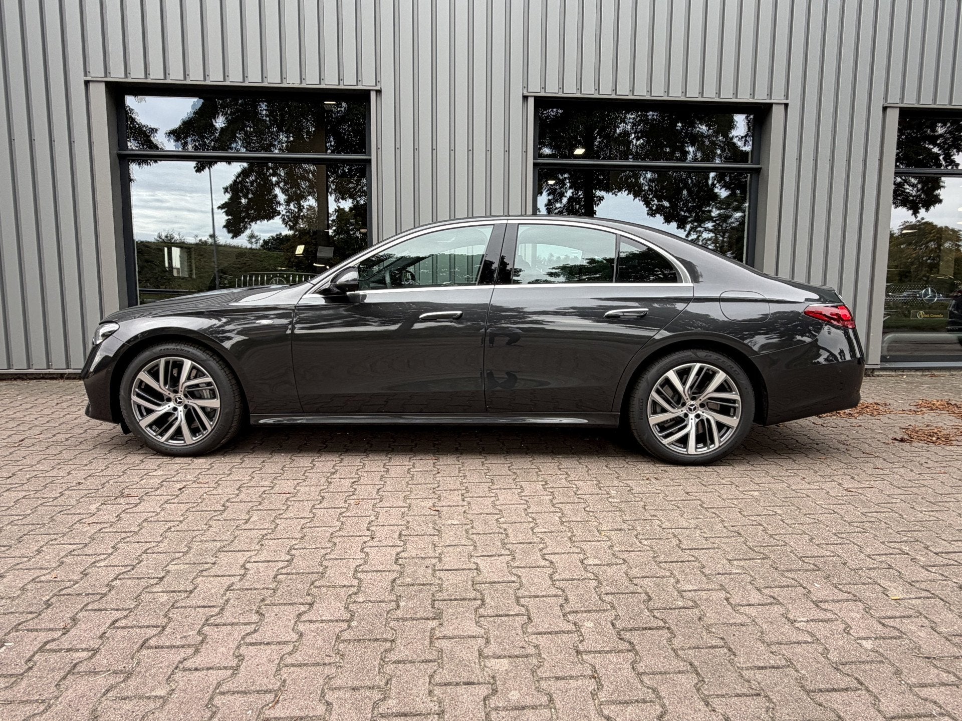 Mercedes-Benz E-Klasse 300 e Luxury Line Luchtvering, Rijass, Automaat, Gebruikt, Zwart, Bedrijf