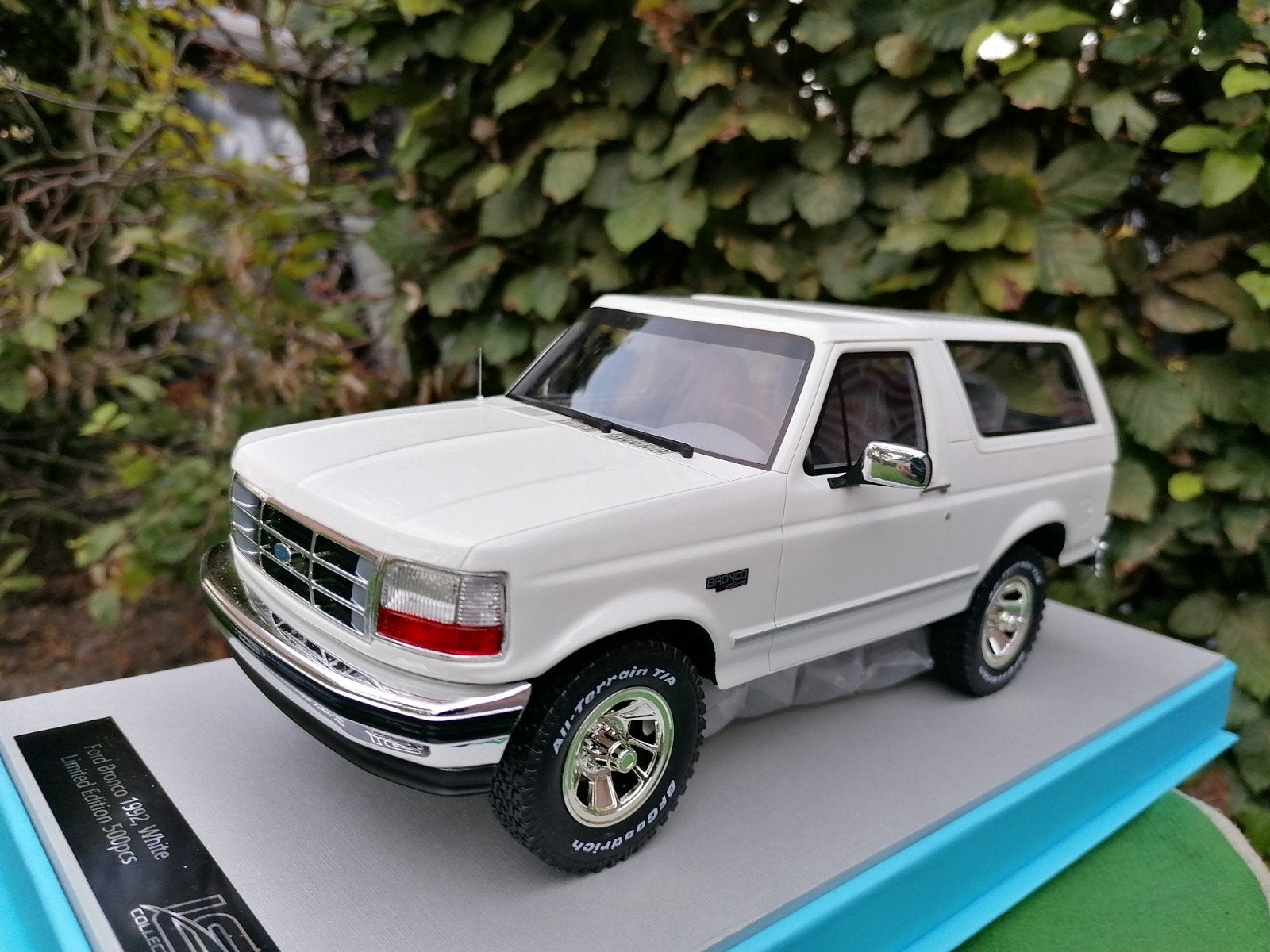 1:18 Ford Bronco uit 1992 Wit LS Collectibles 500 stuks!!, Hobby en Vrije tijd, Modelauto's | 1:18, Ophalen of Verzenden, Nieuw