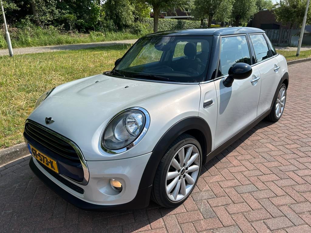 Mini 1.5 Cooper 5 deurs 2015 Wit/Grijs, Auto's, Mini, Particulier, Cooper, ABS, Airbags, Airconditioning, Automatische klimaatregeling