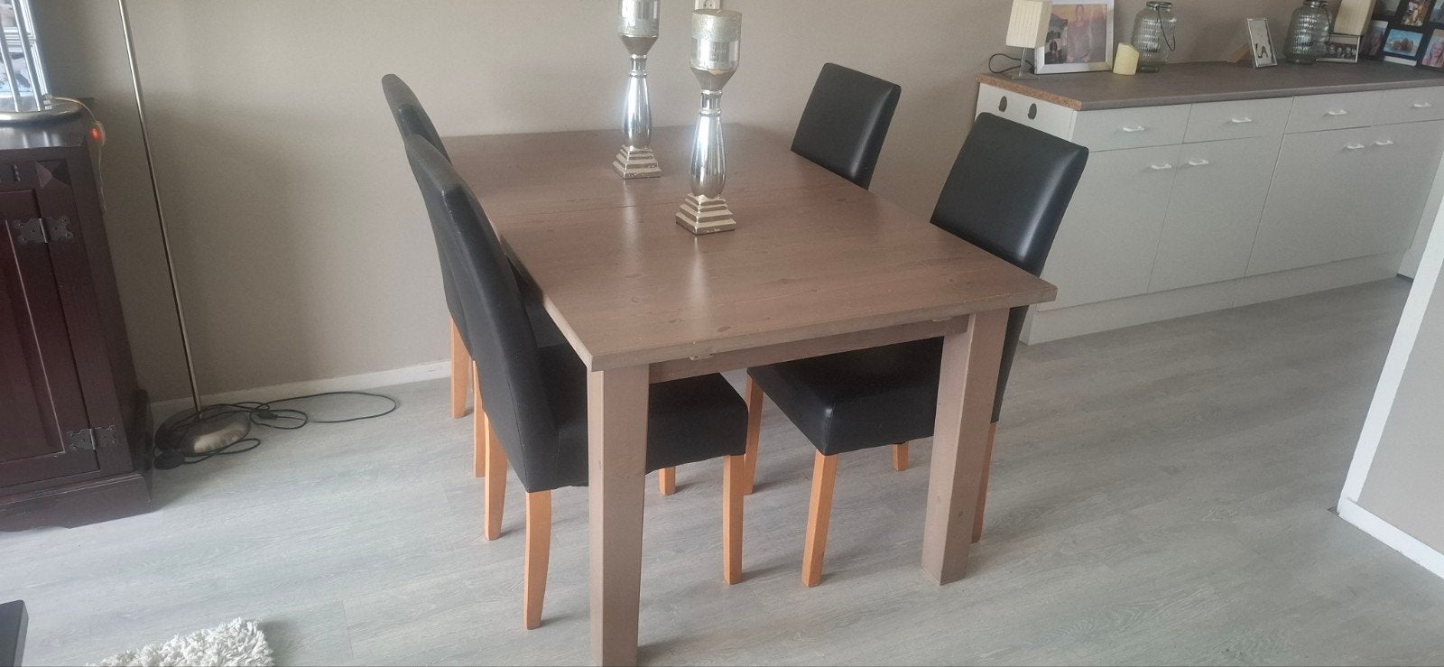 Eethoektafel, uitschuifbaar tot 6 persoons, met 4 stoelen, Ophalen, Gebruikt