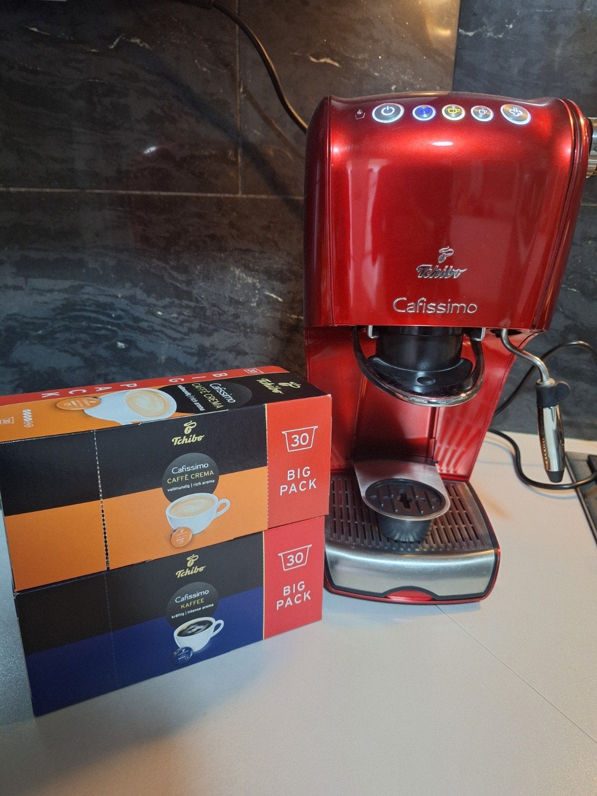 Tchibo Cafissimo koffiemachine met 2x 30 cups, Koffiemachine, Ophalen of Verzenden, Zo goed als nieuw, 1 kopje