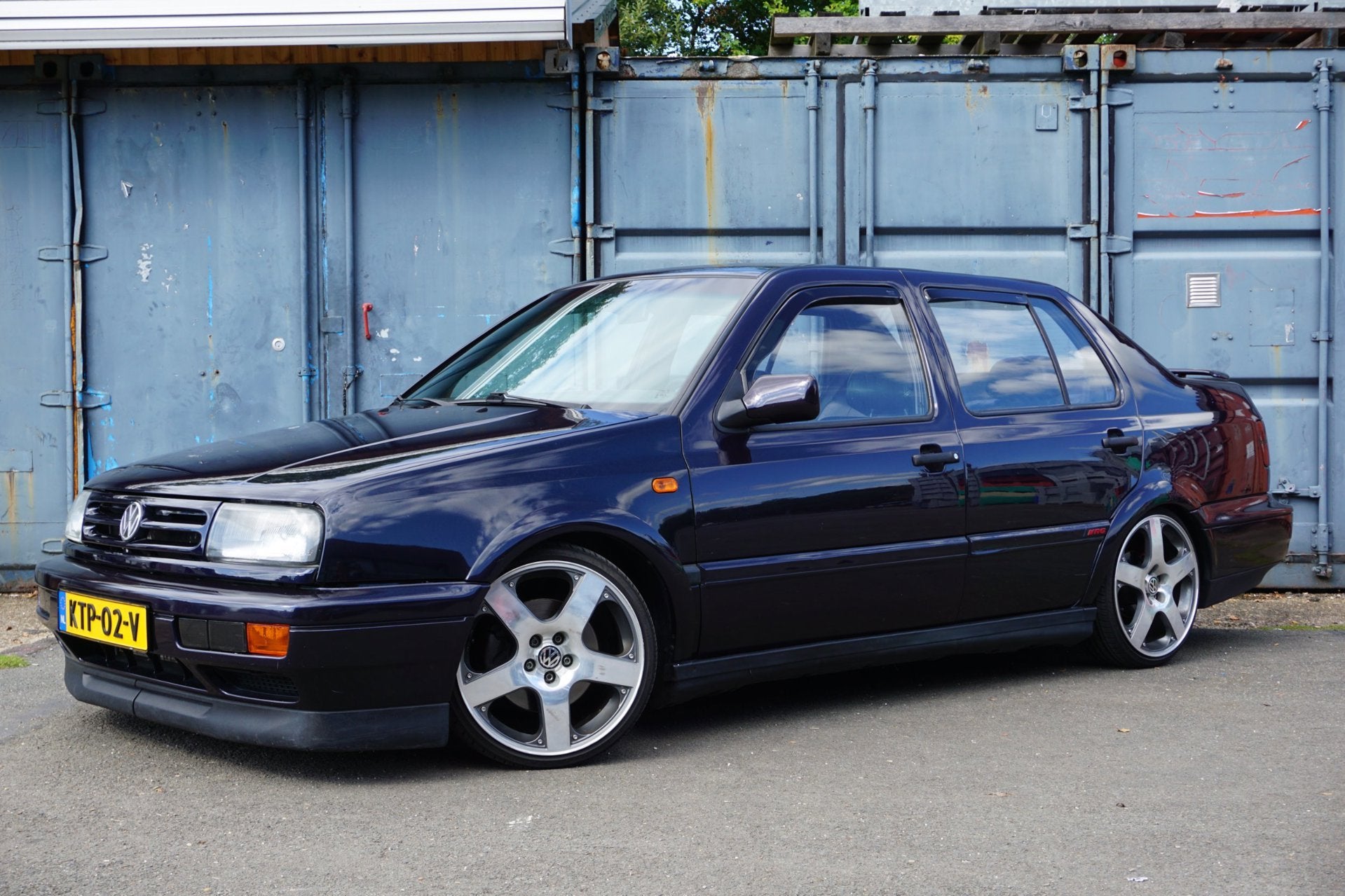 Volkswagen Vento 2.8 VR6 | Leer | Schroefset | Custom uitlaa, Auto's, Volkswagen, Gebruikt, Sportstoelen, 1197 kg, Leder