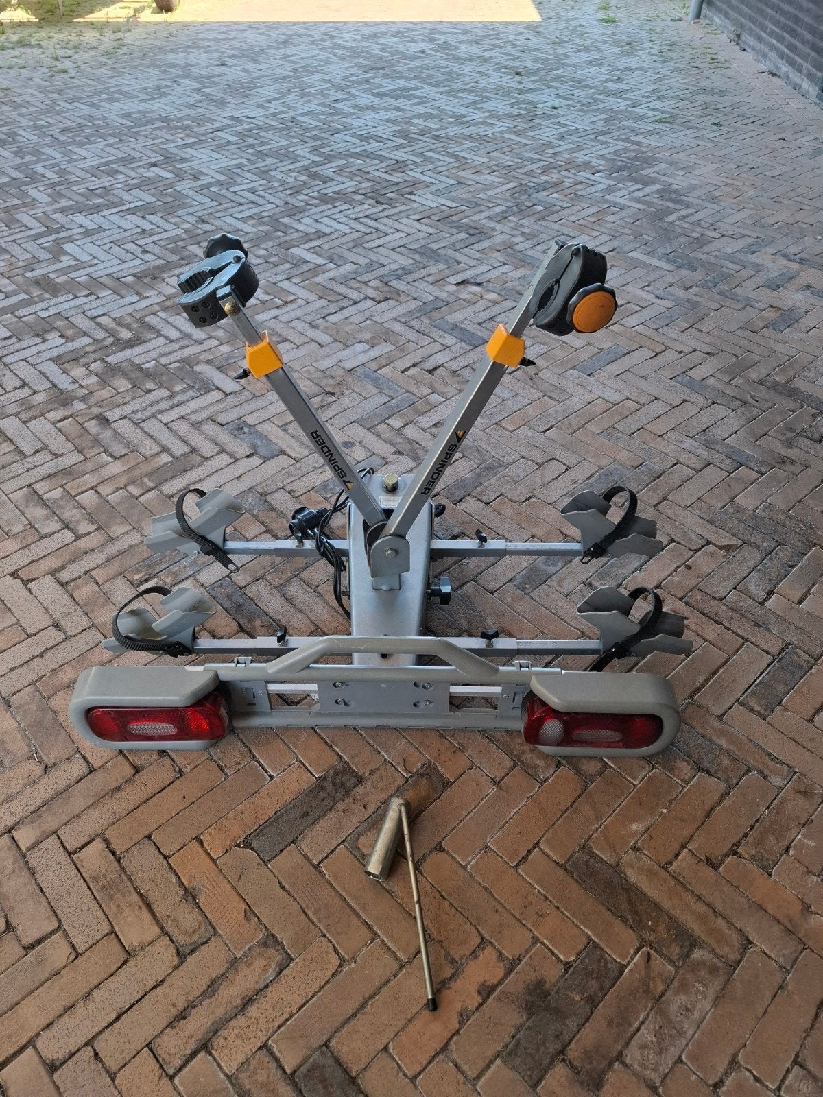 Fietsendrager van Spinder Falcon elite, Ophalen, Trekhaakdrager
