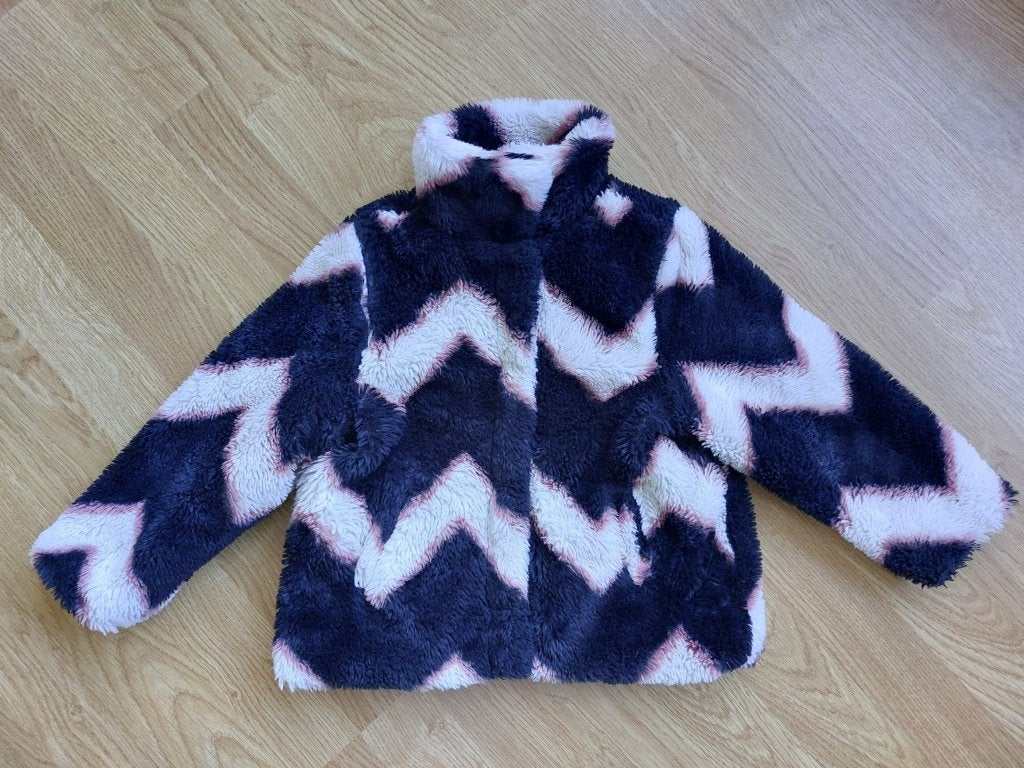 Zachte HEMA teddy winterjas (zigzag) - meisje - maat 98/104, Meisje, Ophalen of Verzenden, Zo goed als nieuw, Hema