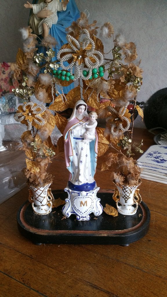 Prachtige ant. porseleinen super mooie maria onder krans, Ophalen of Verzenden