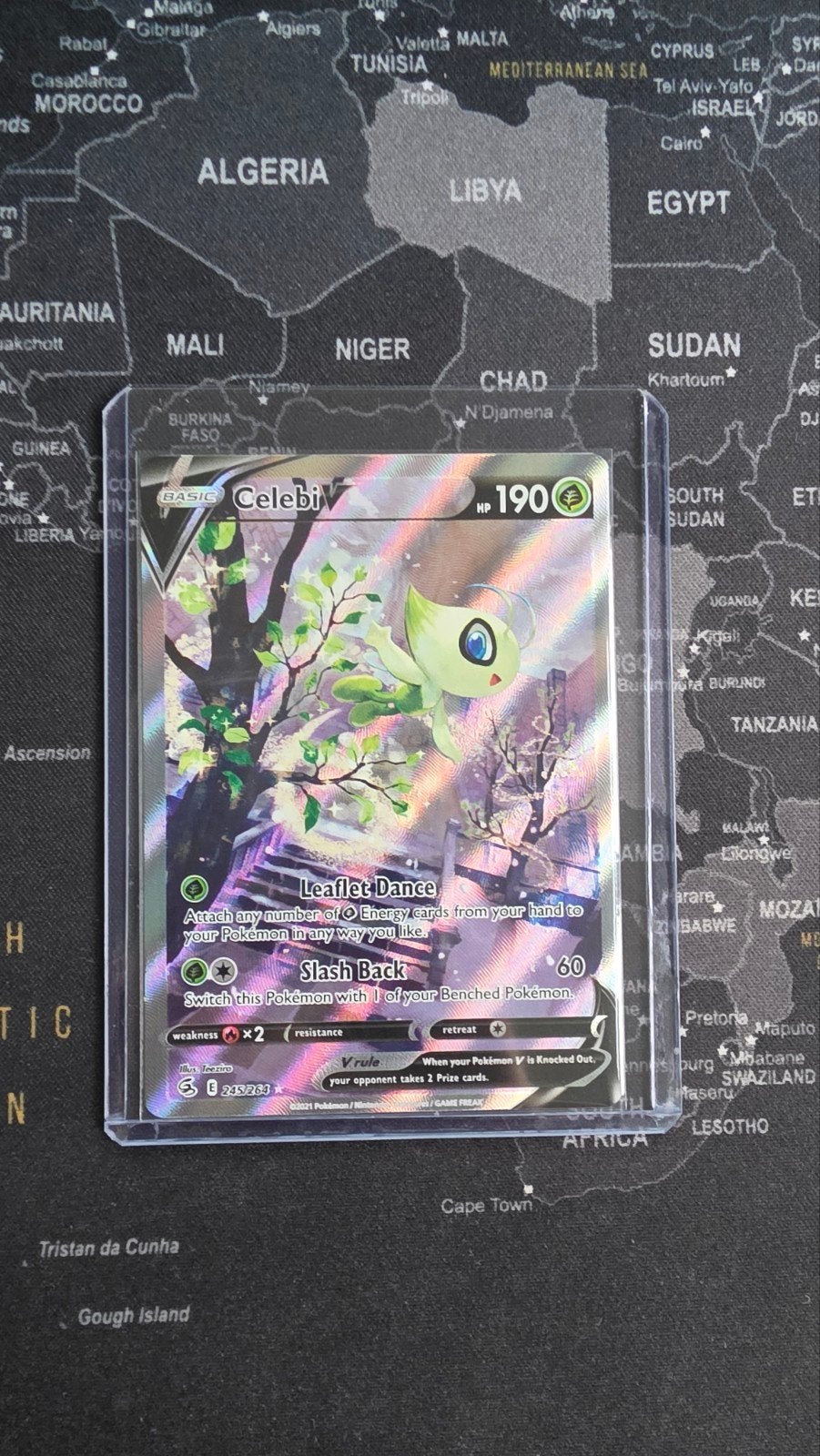 Celebi V 245/264 Pokémon Kaart, Hobby en Vrije tijd, Ophalen of Verzenden, Zo goed als nieuw, Losse kaart, Foil