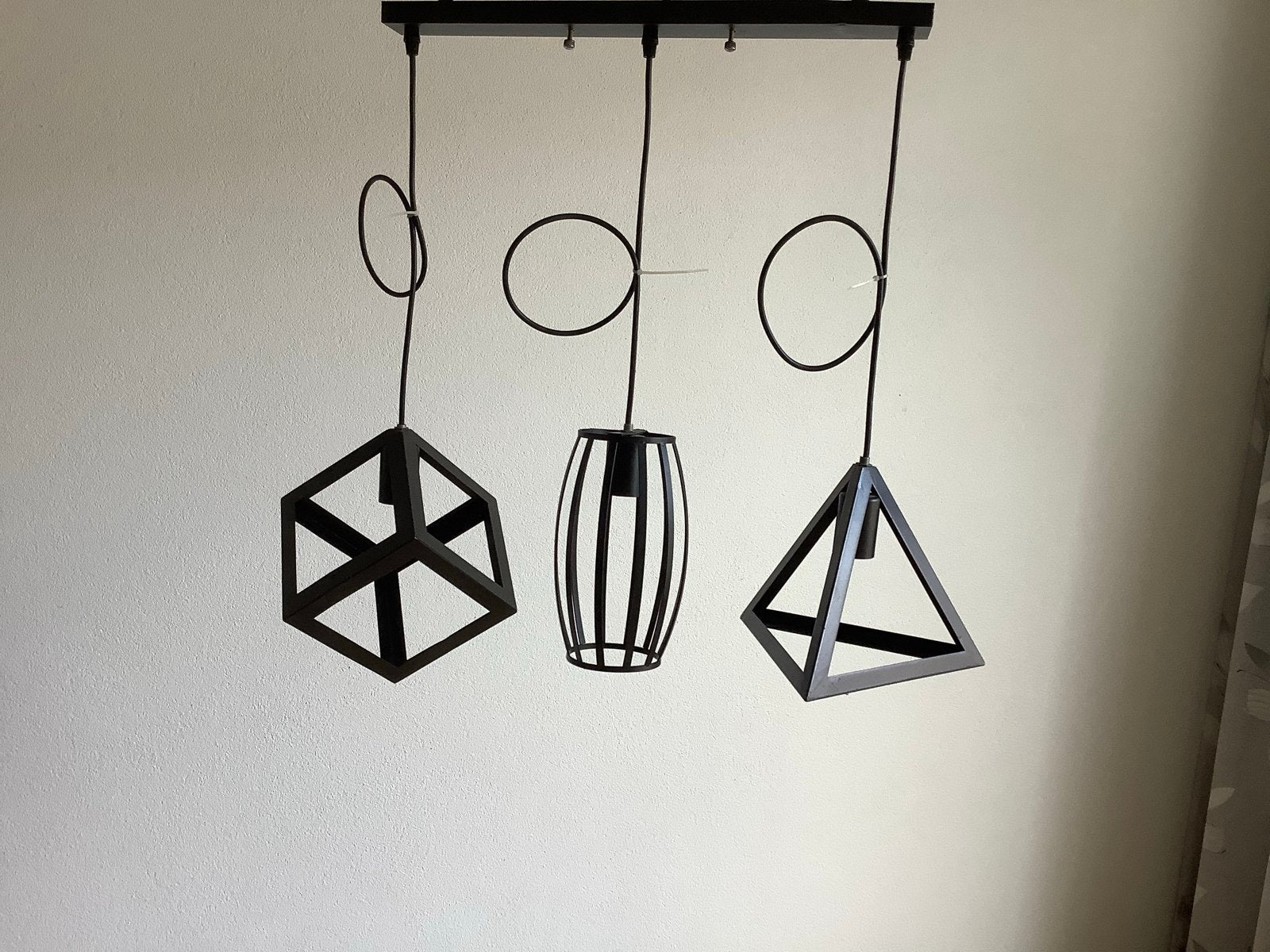 Hanglamp met 3 geometrische kappen - Zwart metaal, Zo goed als nieuw, Industrie/vintage, Metaal, E27 (groot)