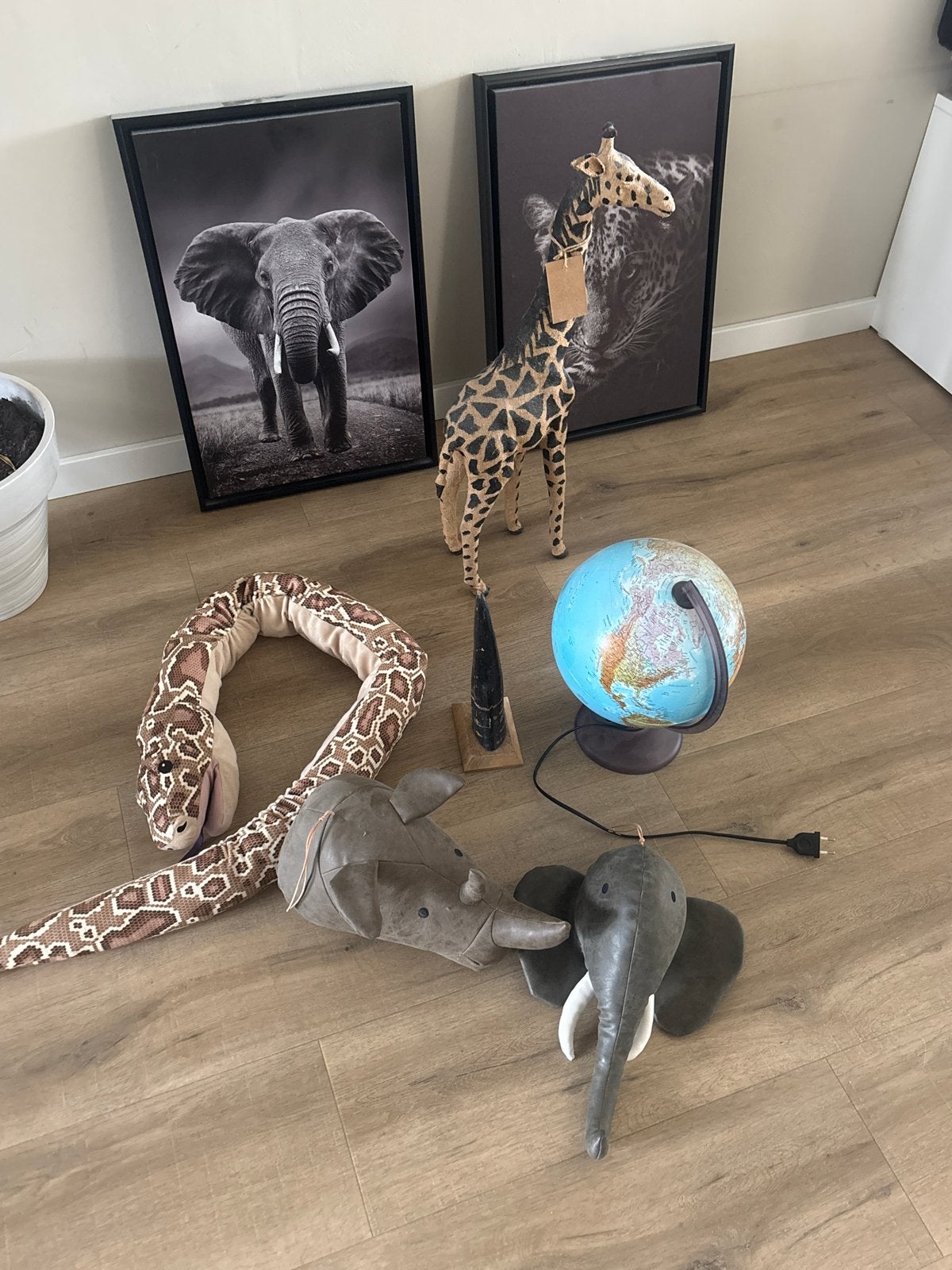Jungle kamer decoratie: olifant, giraffe, slang, neushoorn, Gebruikt, Meerkleurig, Overige materialen, Overige stijlen