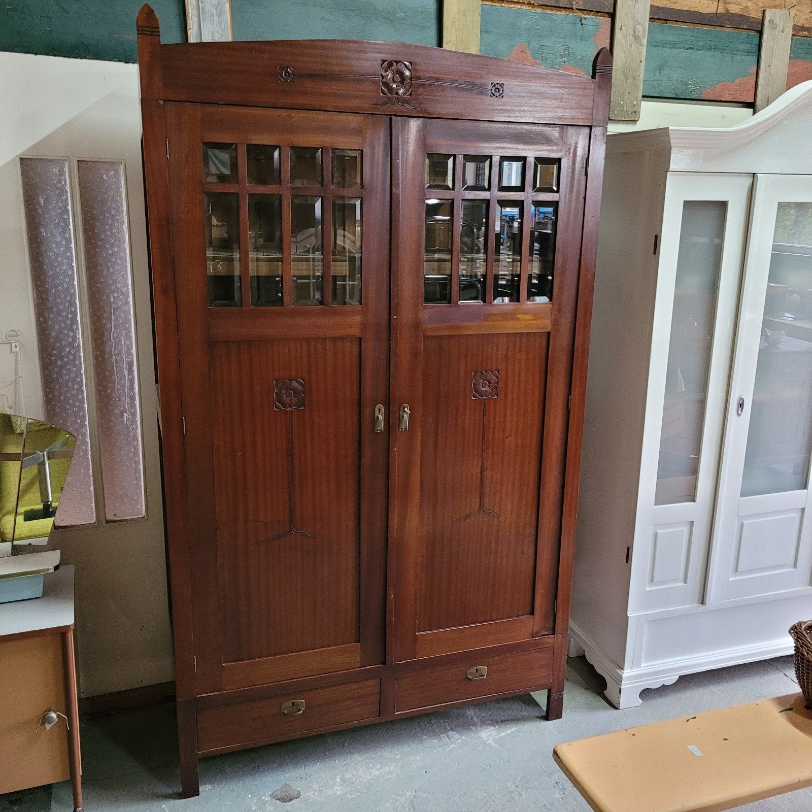 Brocante vintage oude servieskast keukenkast demontabel, Ophalen