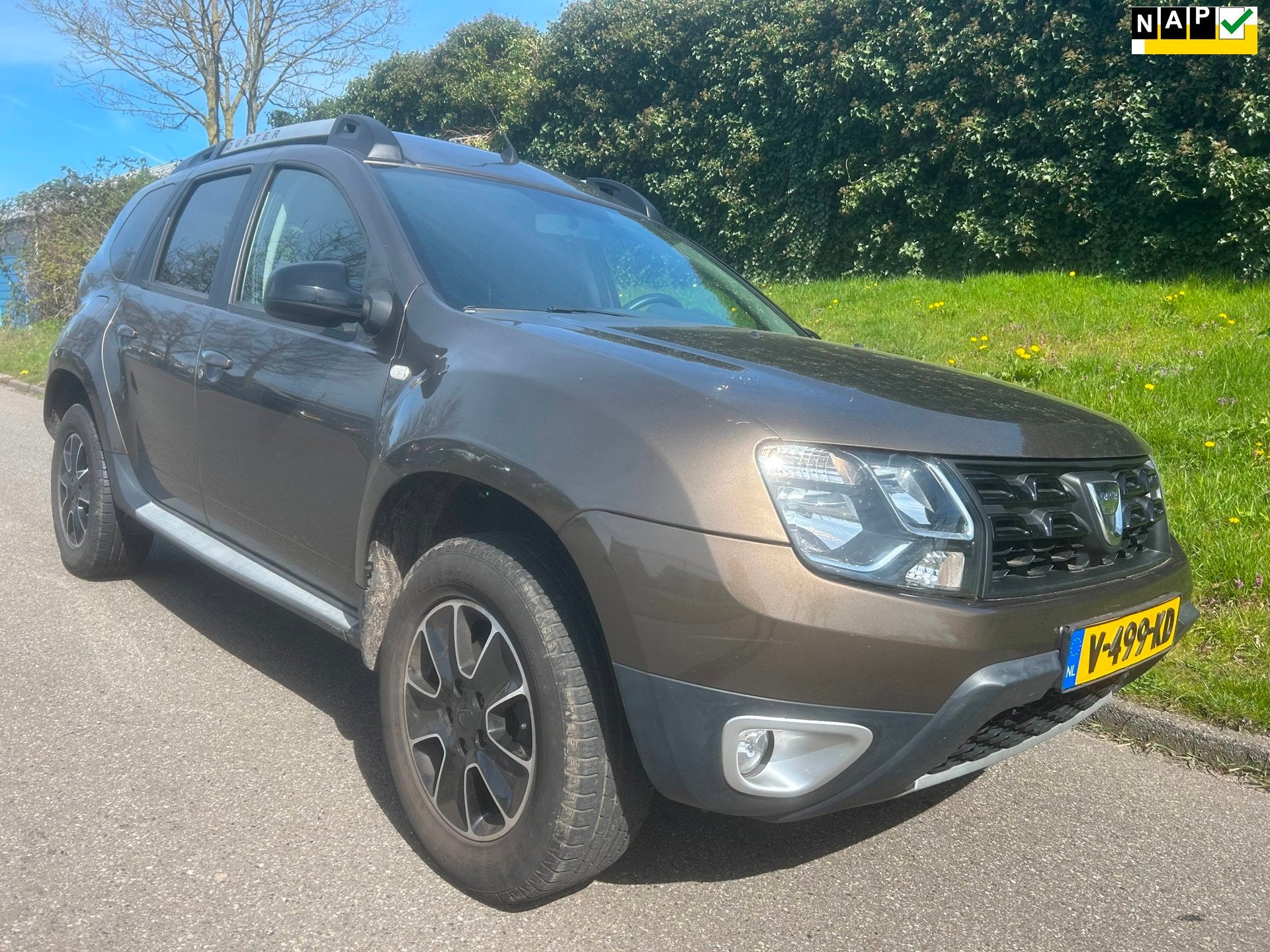 Dacia Duster 1.5 dCi 4x2 Série Limitée BlackShadow - Grijs, Gebruikt, Euro 6, 4 cilinders, Bedrijf