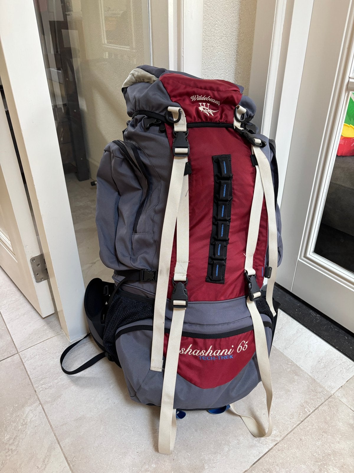 Wildebeast Backpack 65 liter voorlader shashani tech-trek, Ophalen of Verzenden, Gebruikt, 30 cm of meer