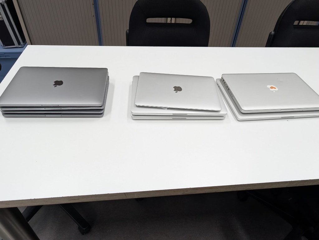 Partij Apple MacBooks - 9 stuks - Werkend & Defect, Computers en Software, Overige Computers en Software, Gebruikt, Ophalen of Verzenden