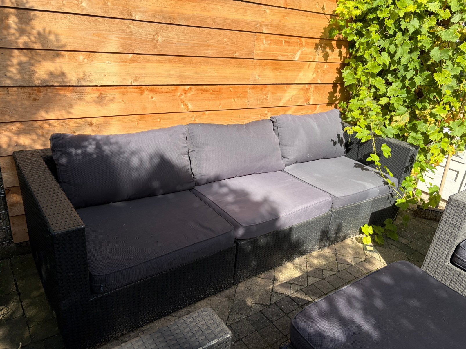 tuin loungeset zwart met grijze kussens, Ophalen, Gebruikt, Kunststof