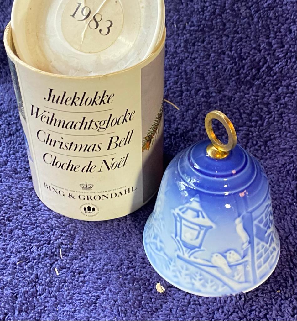 1983 Bing & Grøndahl 9 cm kerstklokje, Antiek en Kunst, Ophalen of Verzenden