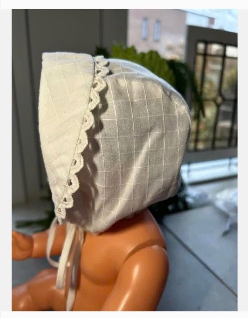 Mooi wit baby- of poppenmutsje, Ophalen of Verzenden, Zo goed als nieuw, X, Kleertjes