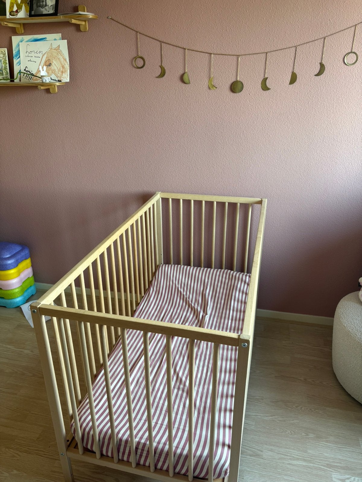 Ikea SNIGLAR ledikant, Kinderen en Baby's, Babywiegjes en Ledikanten, Ophalen, Zo goed als nieuw, Ledikant