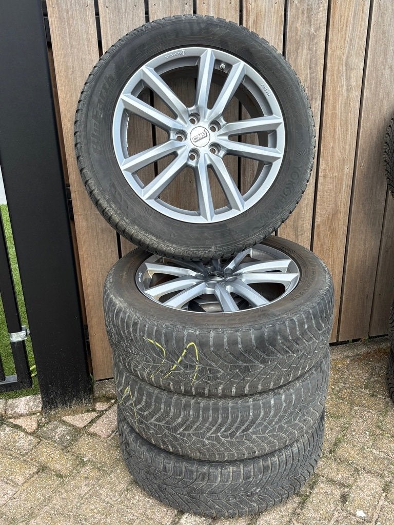 19 Inch Winterset Toyota RAV 235/55/19 Yokohama BluEarth, Gebruikt, Banden en Velgen, Winterbanden, 235 mm