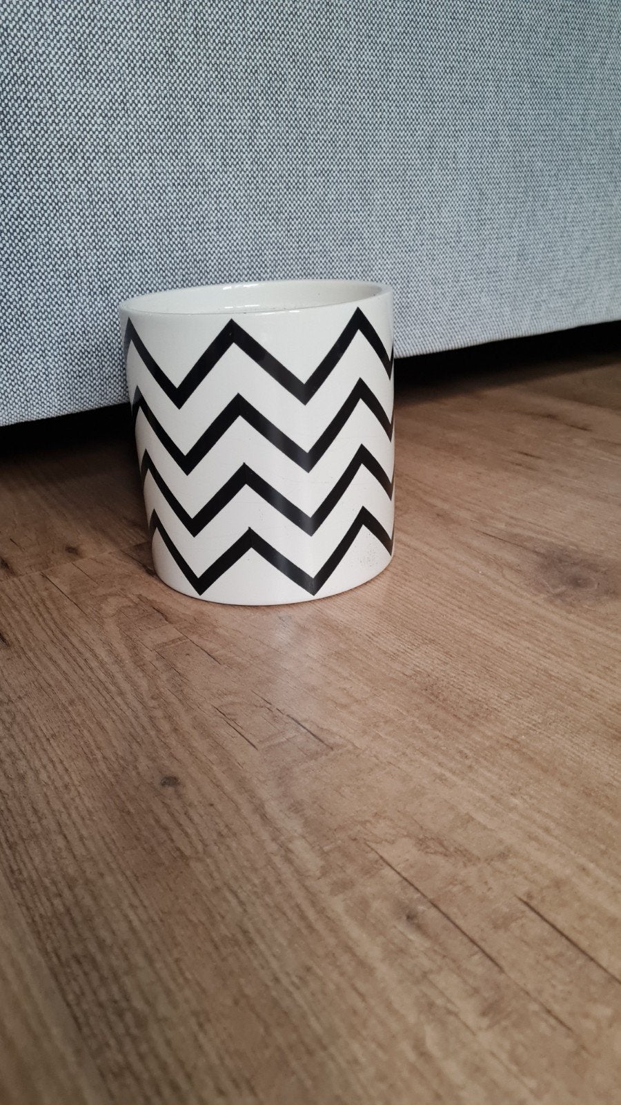 Stijlvolle plantenpot met zigzagpatroon, Tuin en Terras, Ophalen, Gebruikt, Rond, Binnen
