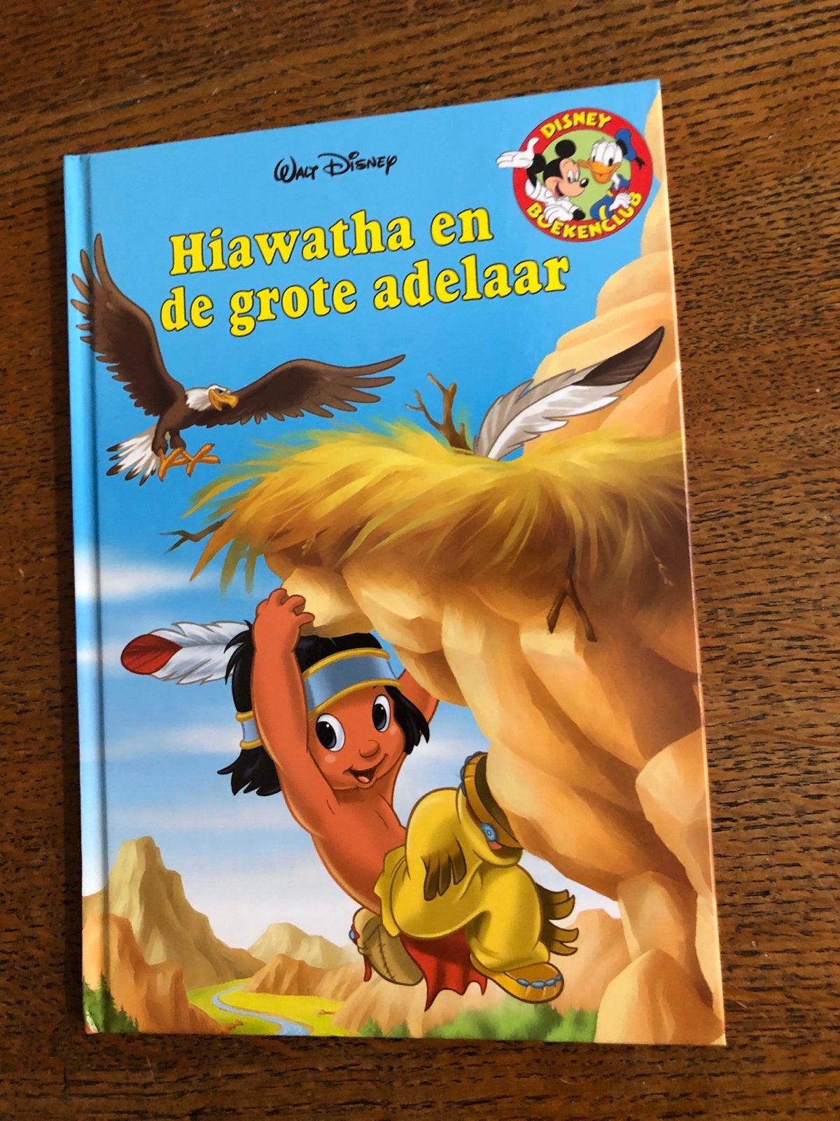 Hiawatha en de grote adelaar - Disney Boekenclub, Ophalen of Verzenden, Zo goed als nieuw, Sprookjes