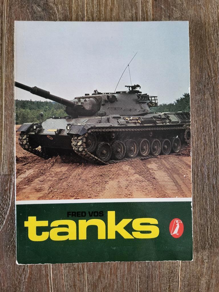 De geschiedenis van de tank - Fred Vos, Niet van toepassing, Ophalen of Verzenden, Zo goed als nieuw, Algemeen