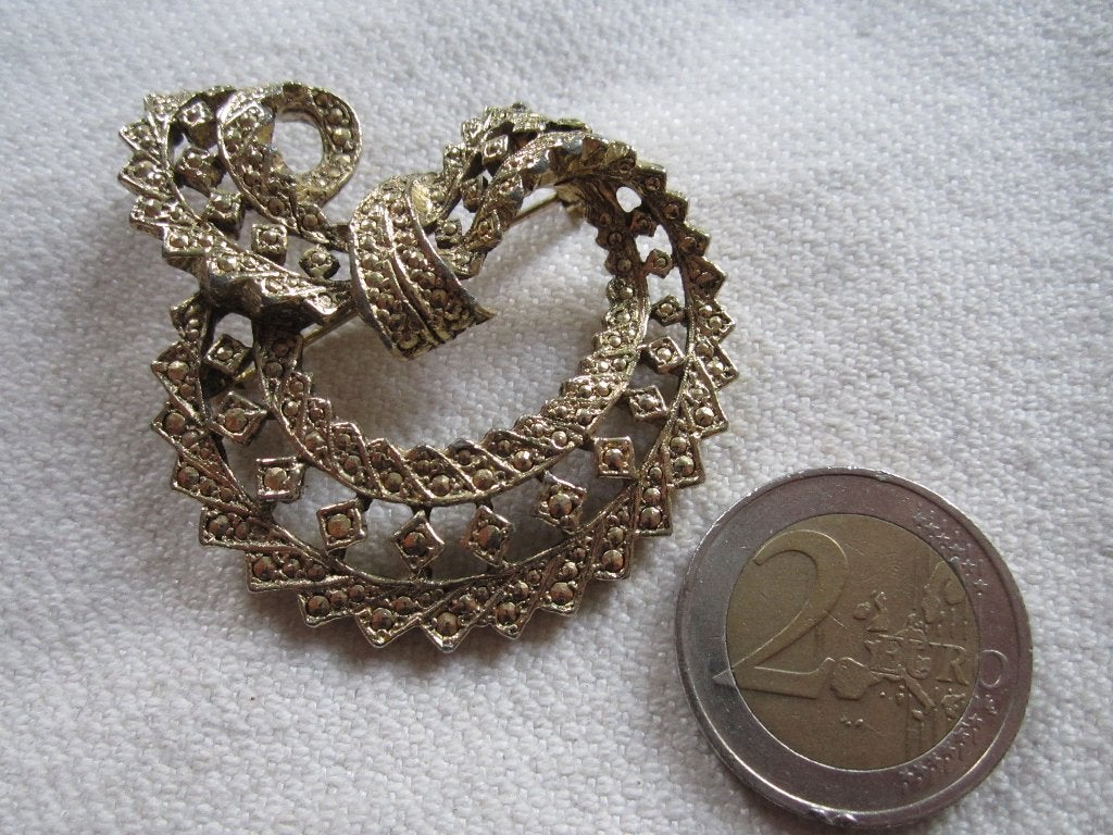 30.  Oude broche, KIGU Londen, Ophalen, Overige materialen, Broche