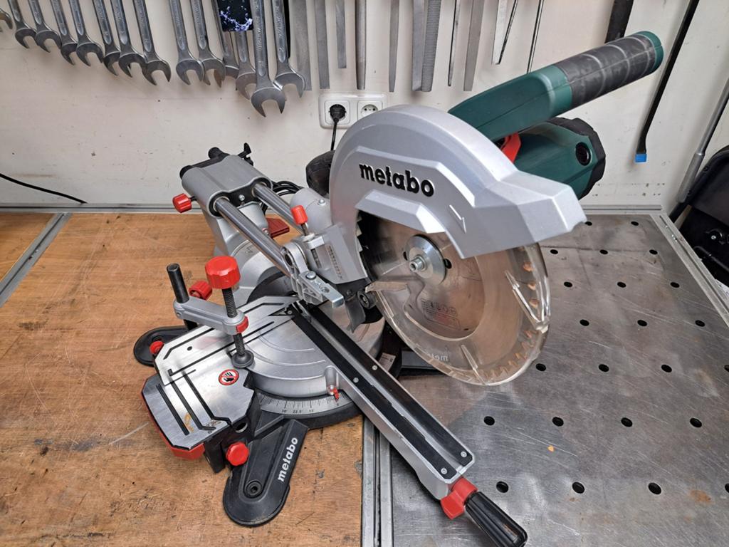 Metabo KGS 254 m afkortzaag, Ophalen, Gebruikt, Afkortzaag, 30 tot 70 mm