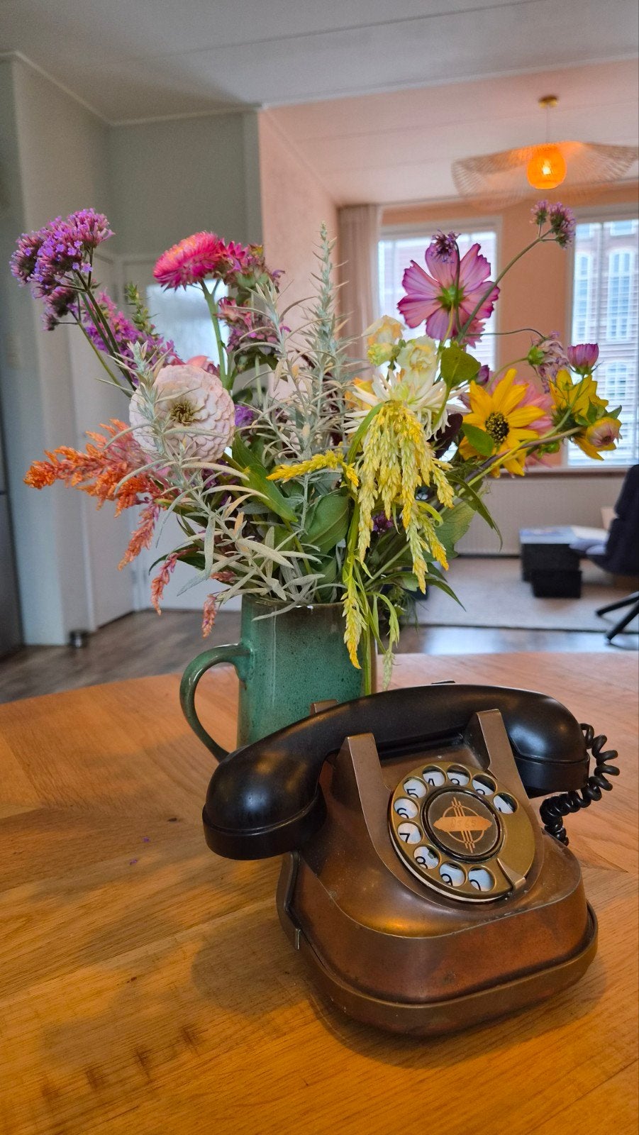 Vintage Bakelieten/ koperen telefoon met draaischijf, Ophalen of Verzenden