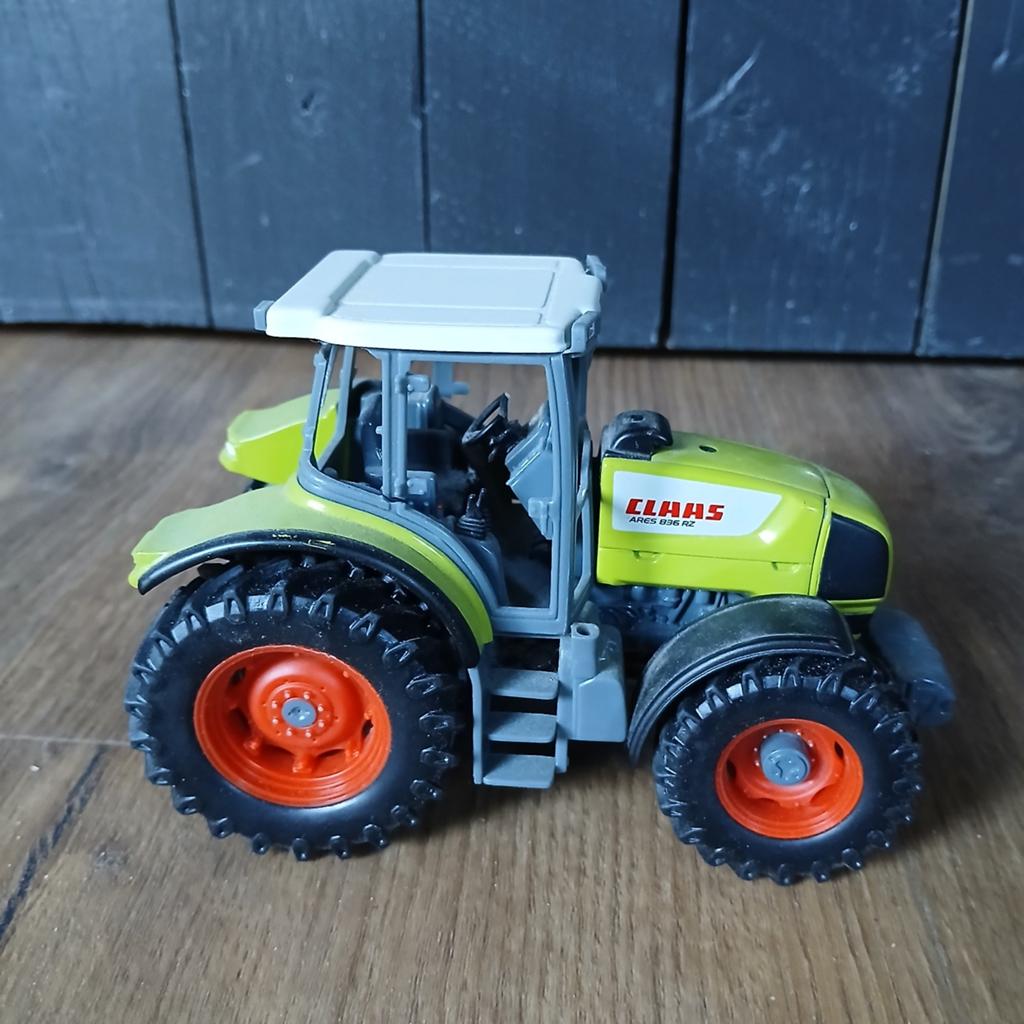 Claas Ares 836 RZ 1:32. Universal Hobbies, Ophalen of Verzenden, Gebruikt, Tractor of Landbouw, Universal Hobbies