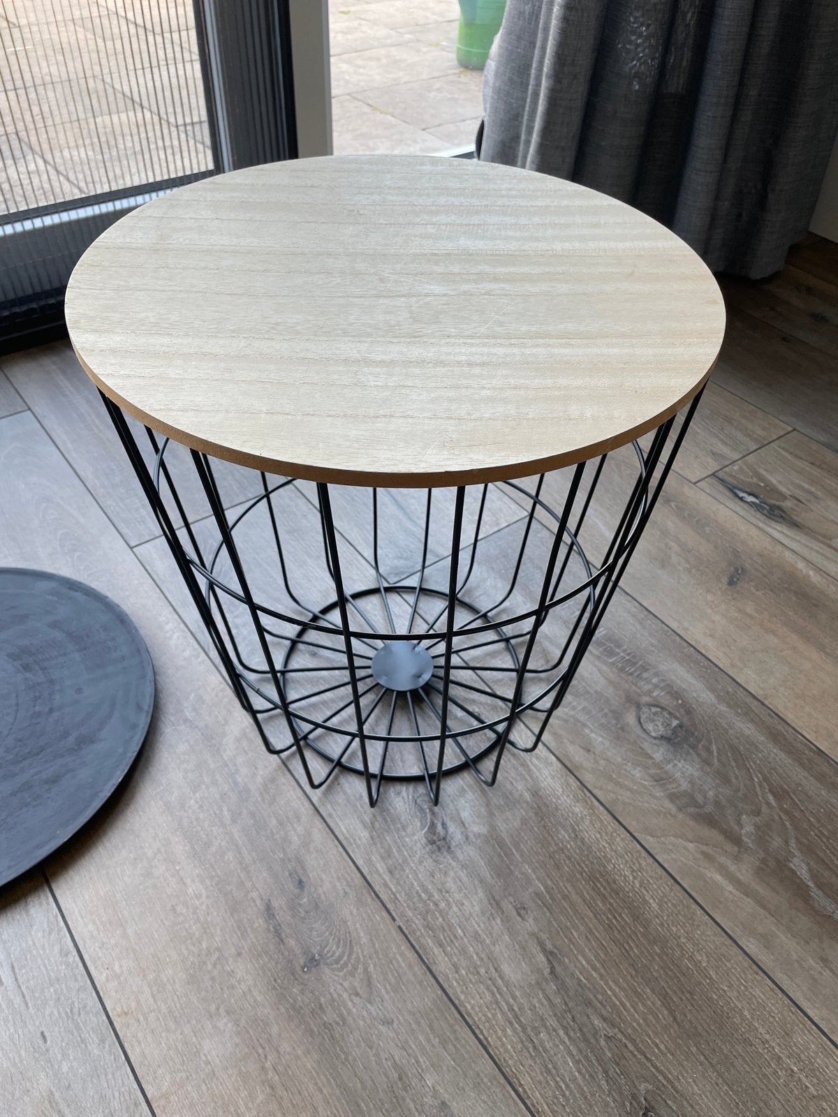 Moderne bijzettafel met opbergruimte, Huis en Inrichting, Ophalen, Minder dan 45 cm, Minder dan 55 cm, Rond