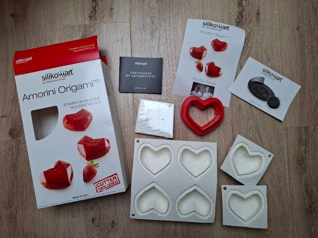 Silikomart Geo Hartjes Bakvorm - Amorini Origami 110, Ophalen of Verzenden, Gebruikt, Taarten, Bakvorm