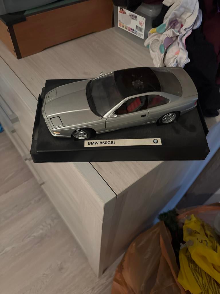BMW 850CSi schaalmodel - Zilver, Ophalen of Verzenden, Zo goed als nieuw, Auto, Overige merken