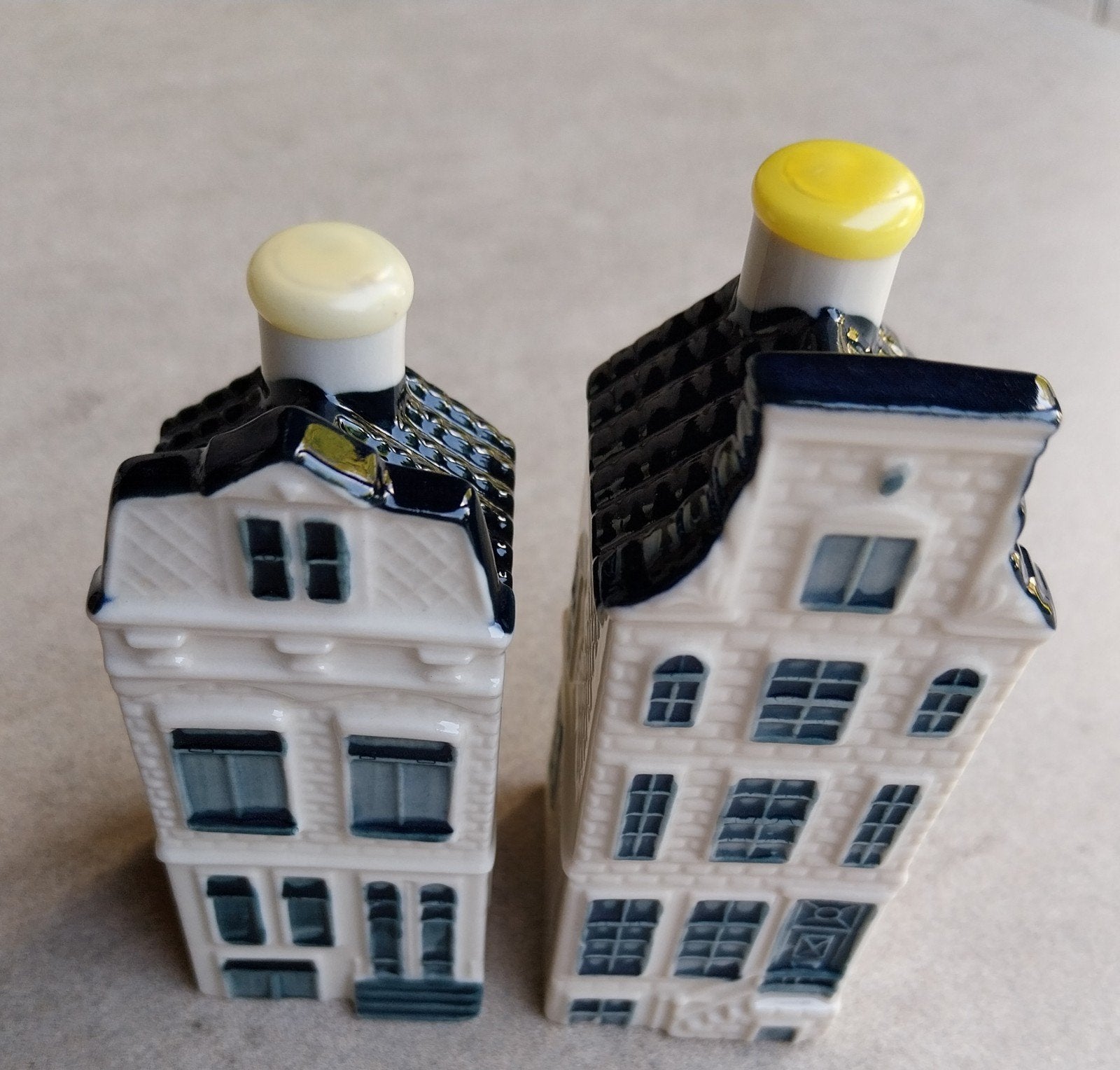 2 gevulde KLM huisjes: nr. 68 en nr. 71, Ophalen of Verzenden, Nieuw, 61 t/m 80, Gevuld