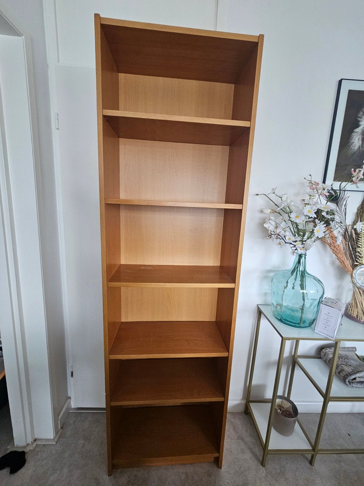 Hoge smalle kast 202 x 60 x 28 cm, Met plank(en), Gebruikt, 200 cm of meer, Modern