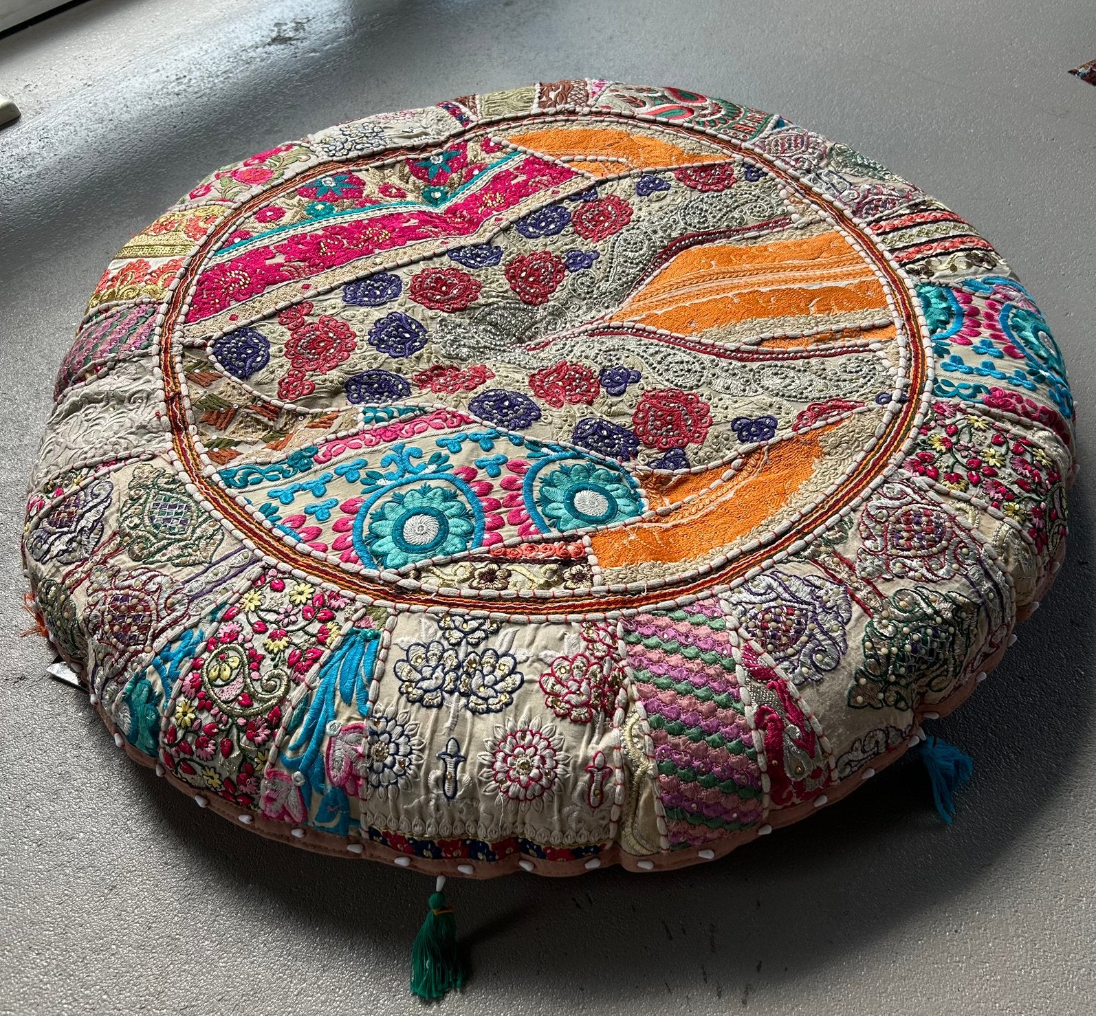 Mooi Ibiza kussen uit India Handgemaakt Boho stijl NIEUW, Huis en Inrichting, Woonaccessoires | Kussens, Ophalen, Nieuw, Rond