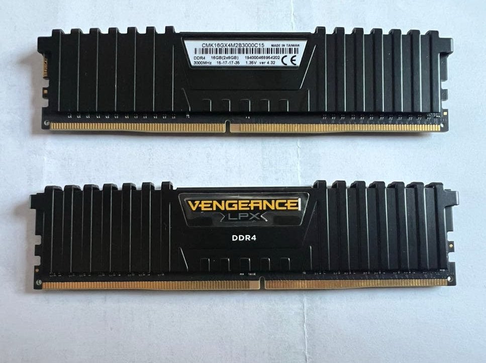 Corsair DDR4 RAM 16GB (2x8GB) 3000MHz, Ophalen, DDR4, Zo goed als nieuw, Desktop