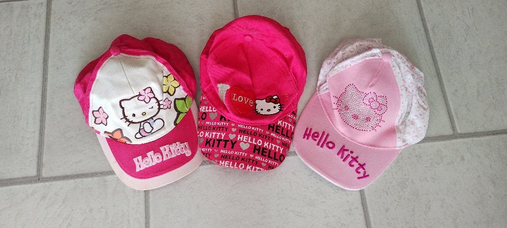 3 Hello Kitty petjes, Meisje, Ophalen of Verzenden, 146 t/m 152, Hello Kitty