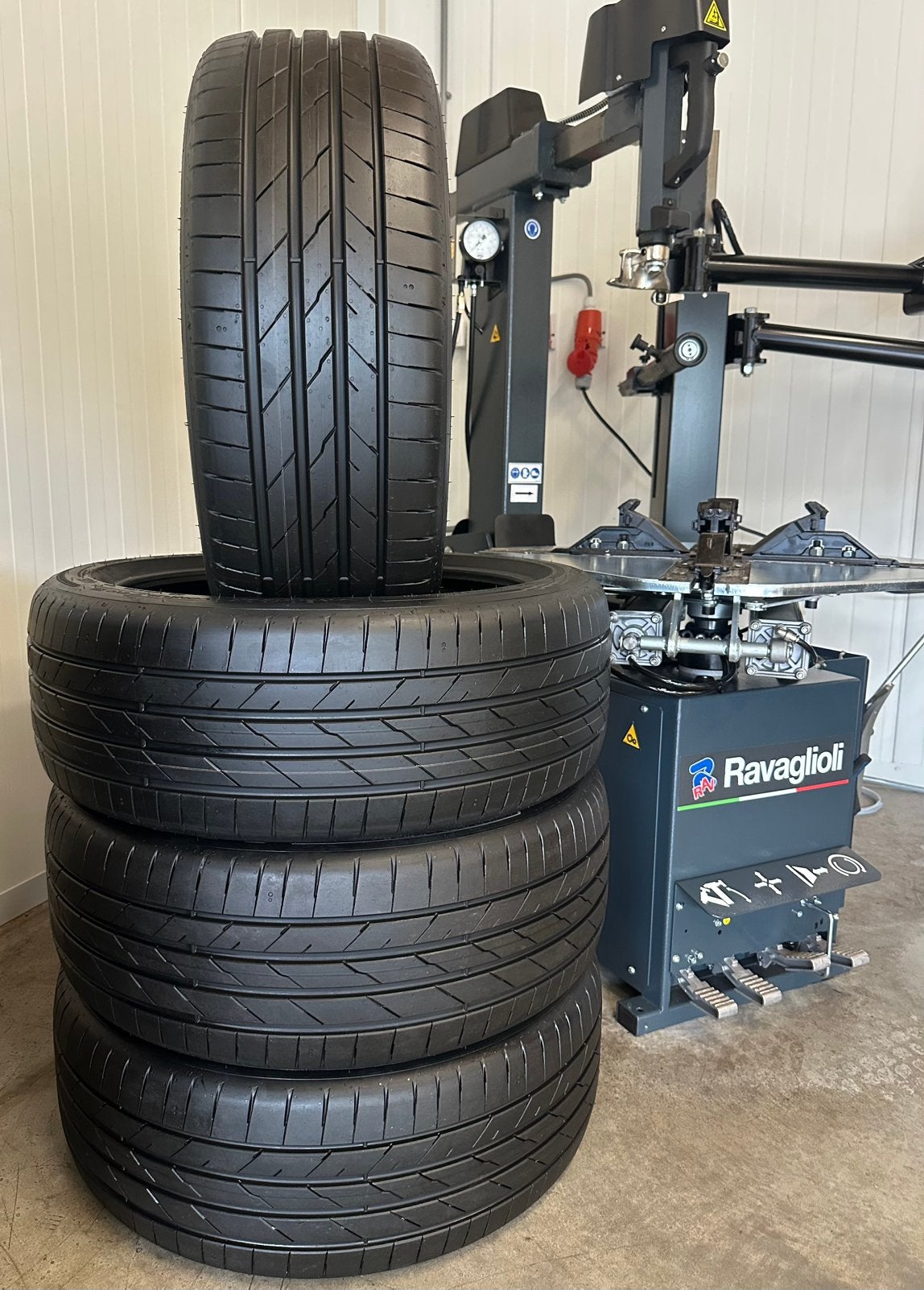 4 Stuks Hankook 225 45 19 Zomerbanden Inclusief Montage, Auto-onderdelen, Banden en Velgen, 19 inch, Hankook, Nieuw, Ophalen of Verzenden