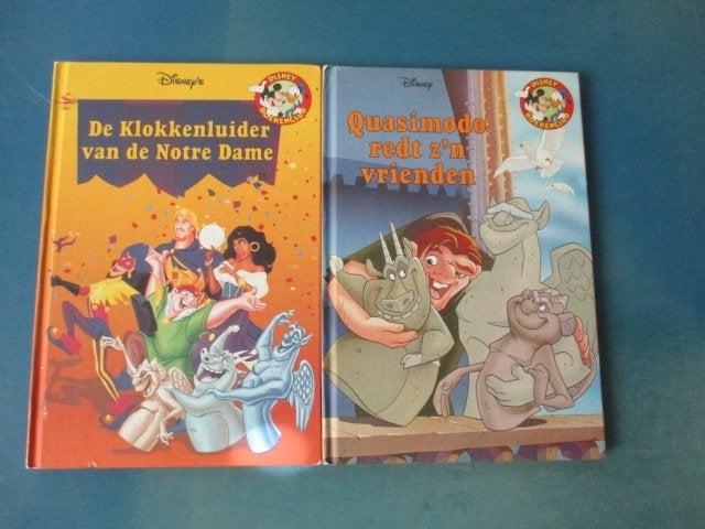Disney Boekenclub boekjes De Klokkenluider van de Notre Dame, Ophalen of Verzenden, Overige figuren, Gebruikt, Beeldje of Figuurtje