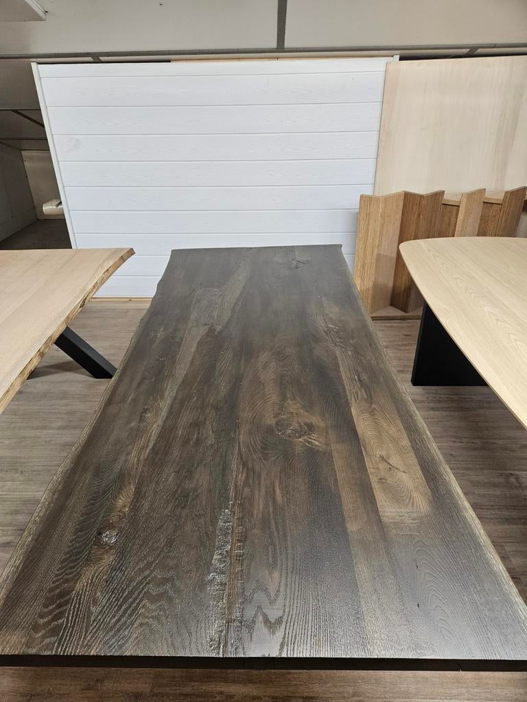 Zwaar rustiek eiken tafel (behandeld), Ophalen, Eikenhout, 50 tot 100 cm, Boomstamtafel behandeld