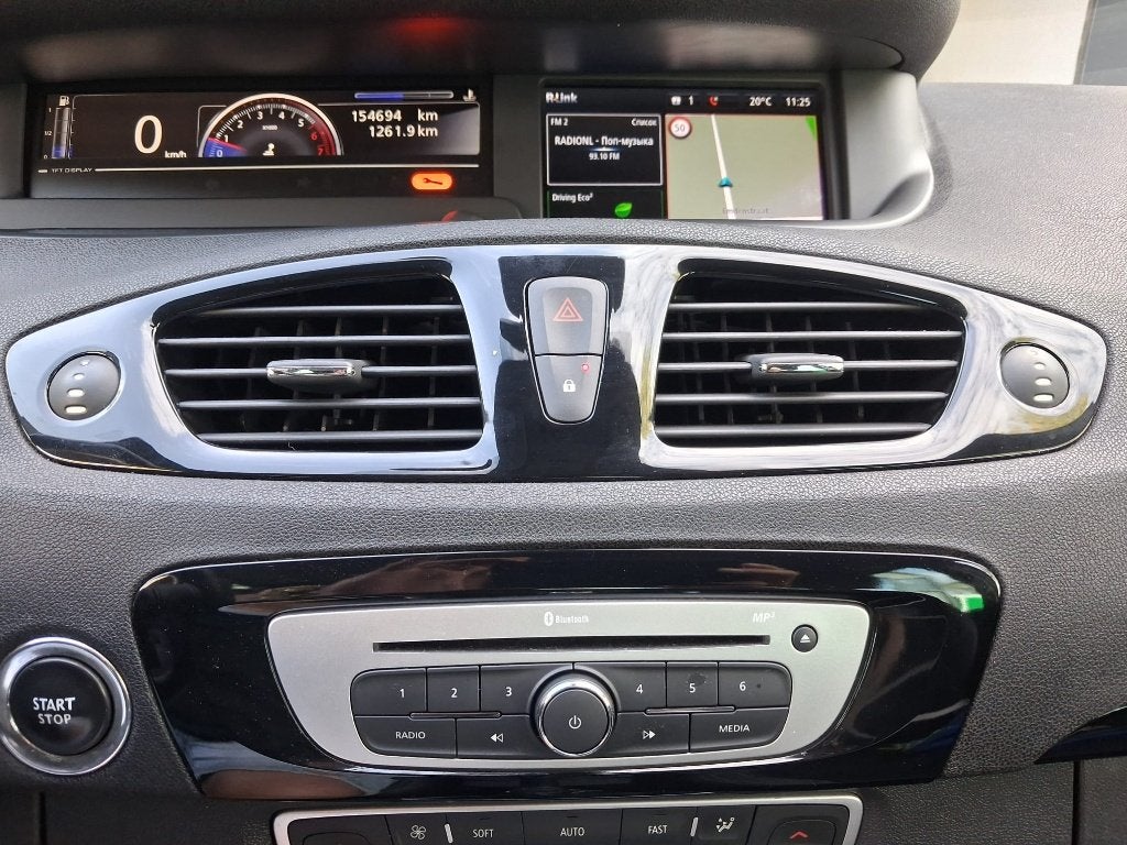 Foto 12 van Renault Grand Scenic 1.2 TCE 97KW 7P 2014 Zwart