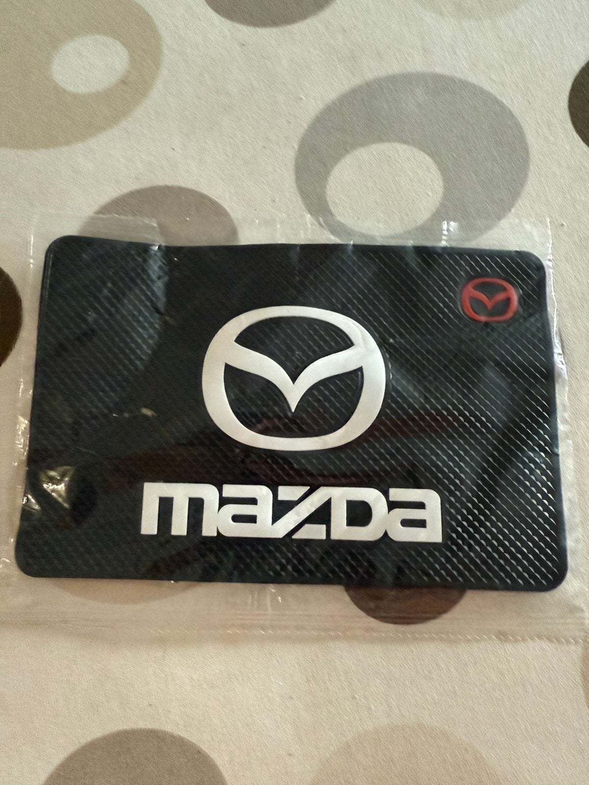 Klein anti slip matje auto mazda nieuw, Auto diversen, Autostickers, Ophalen of Verzenden