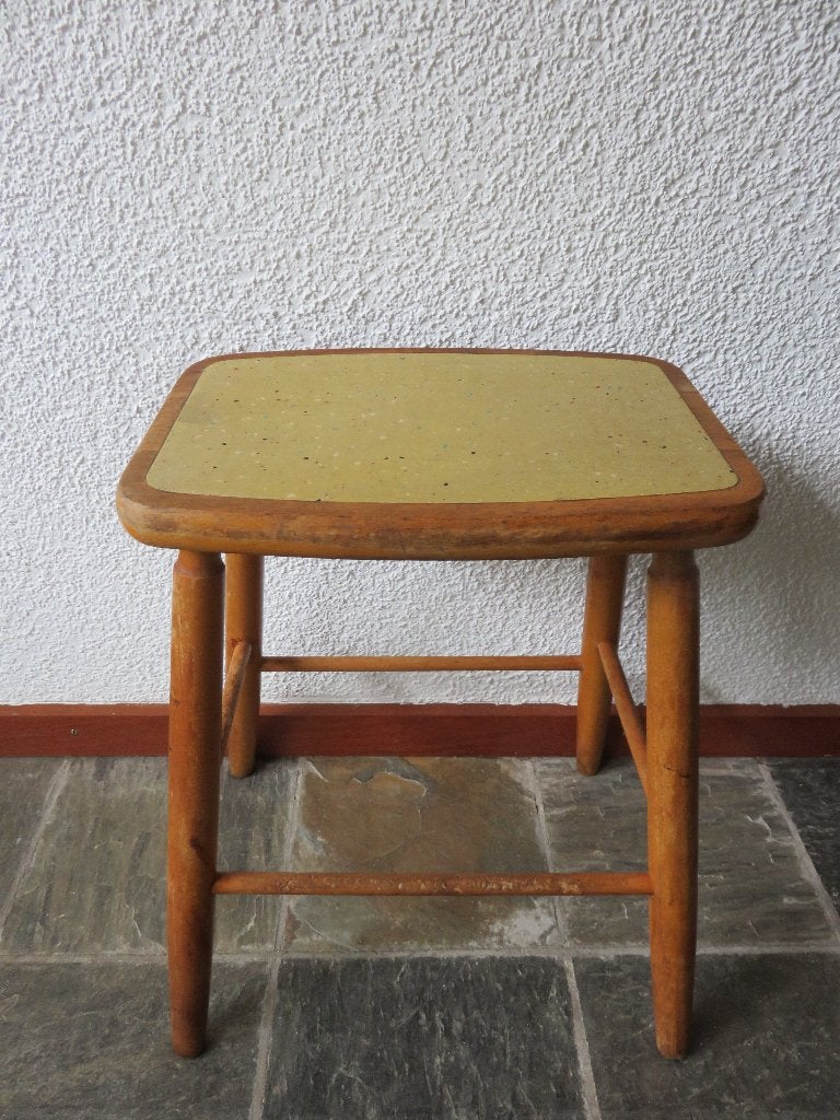 Vintage houten kruk met gele terrazzo look zitting, Ophalen, Gebruikt, Hout