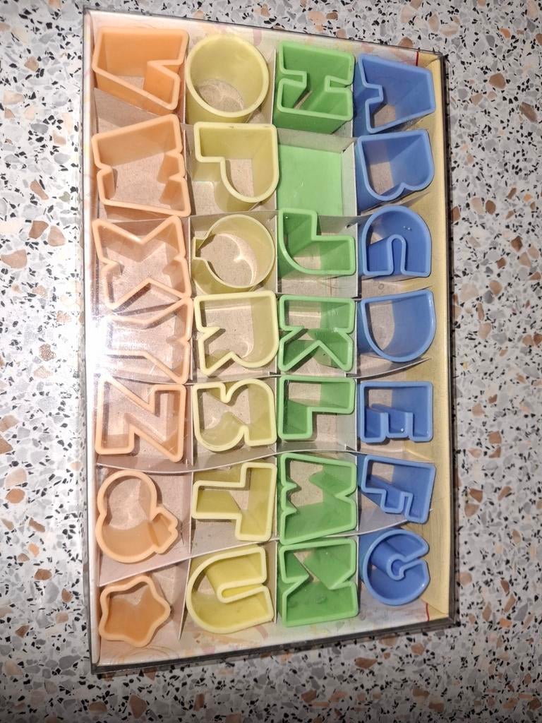Koekjes uitsteekvormpjes letters en figuren, Kunststof, Ophalen of Verzenden, Meerkleurig, Overige typen