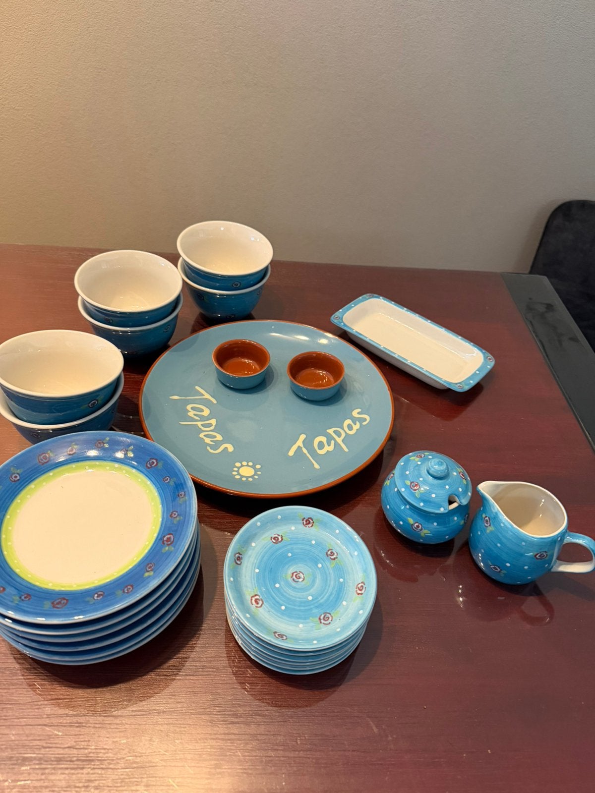 Heel leuk tapas set blauw aardewerk en een roomstel, Ophalen of Verzenden, Aardewerk, Overige stijlen, Bord(en)