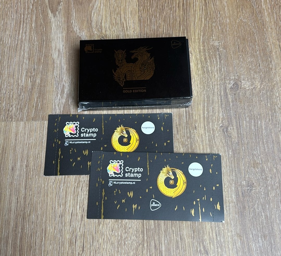 Crypto stamp draak gold edition goud, Postzegels en Munten, Ophalen of Verzenden, Na 1940, Postfris