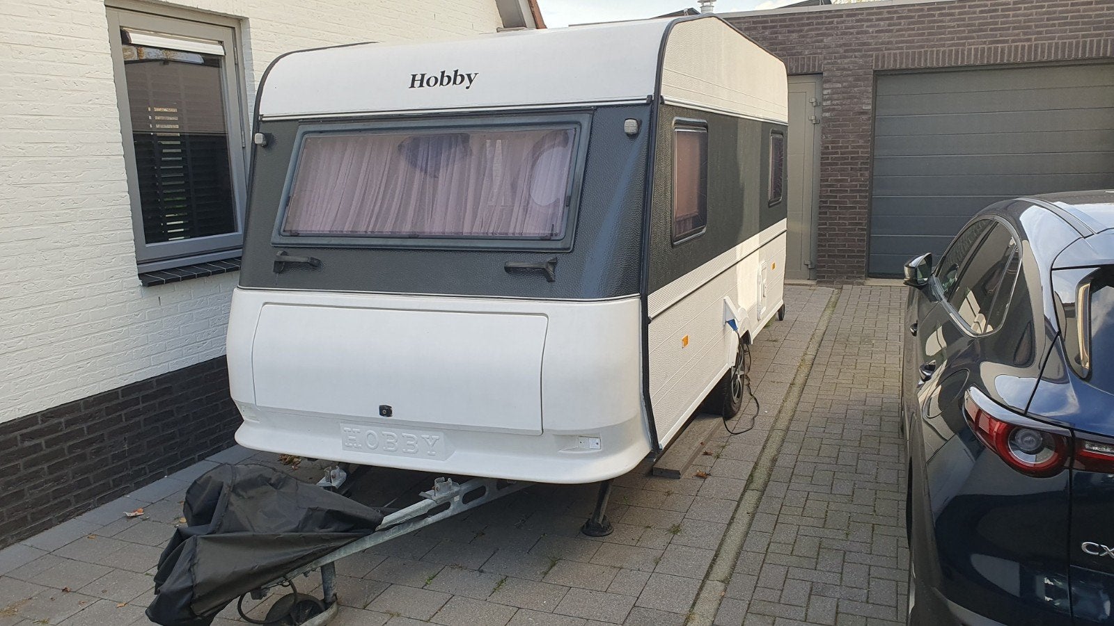 Caravan Hobby 430, totaal gepimpt, hotel chique. Eur. 4.200!, Caravans en Kamperen, Hobby, Treinzit, Particulier, Kachel