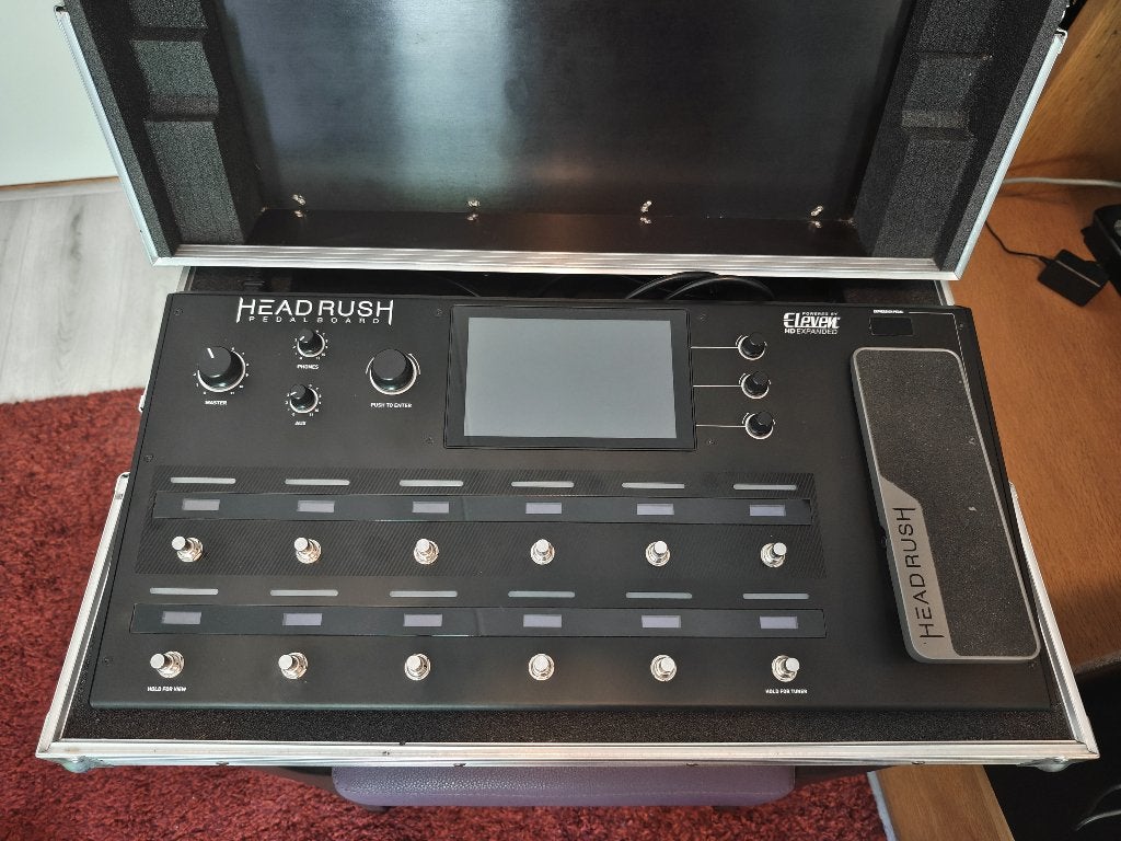 Headrush Pedalboard + flightcase + Headrush FRFR-108, Ophalen, Zo goed als nieuw, Multi-effect